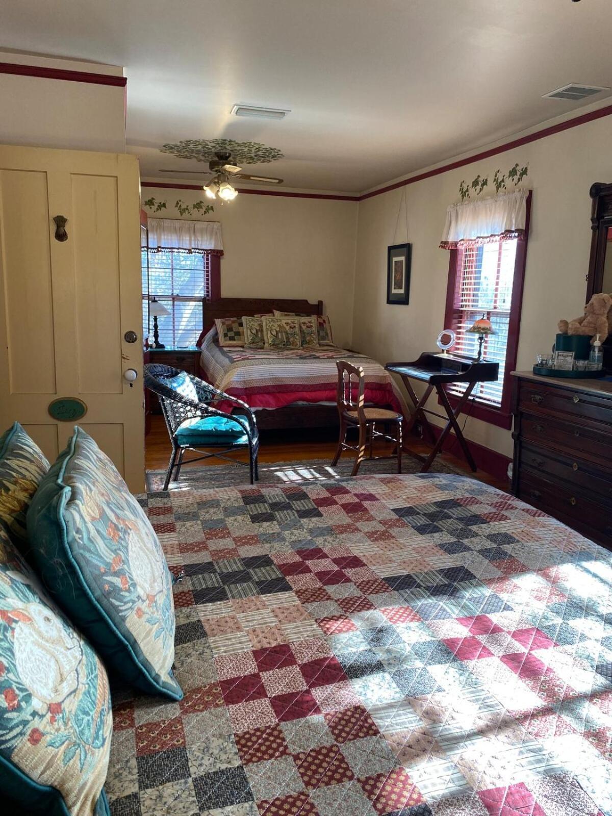 Amherst Inn * Amherst