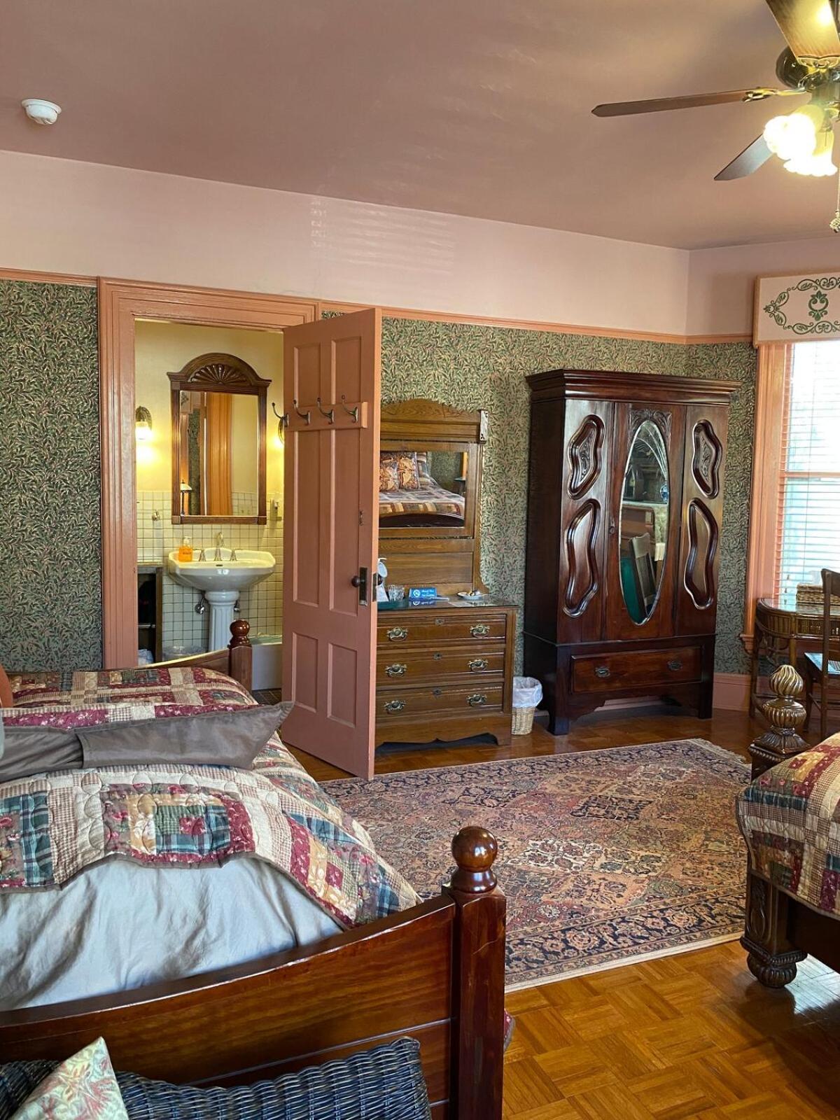 Amherst Inn Bed & Breakfast
