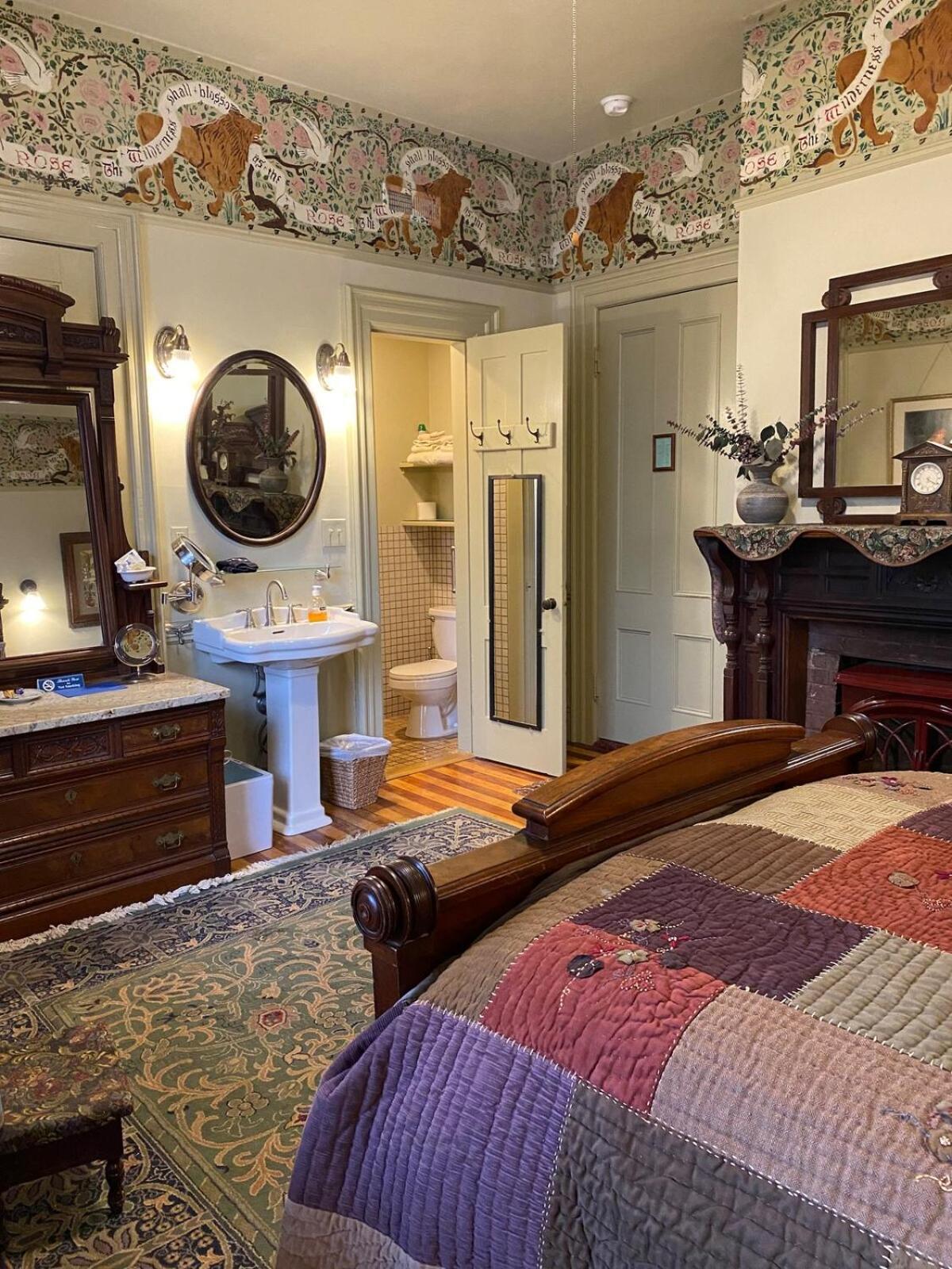 Bed & Breakfast Amherst Inn *