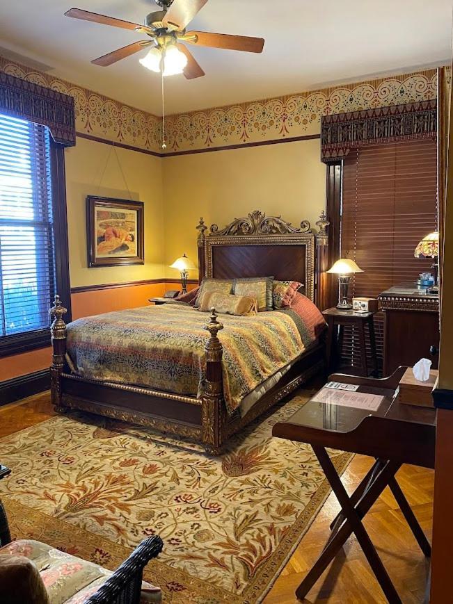 Amherst Inn Bed & Breakfast *