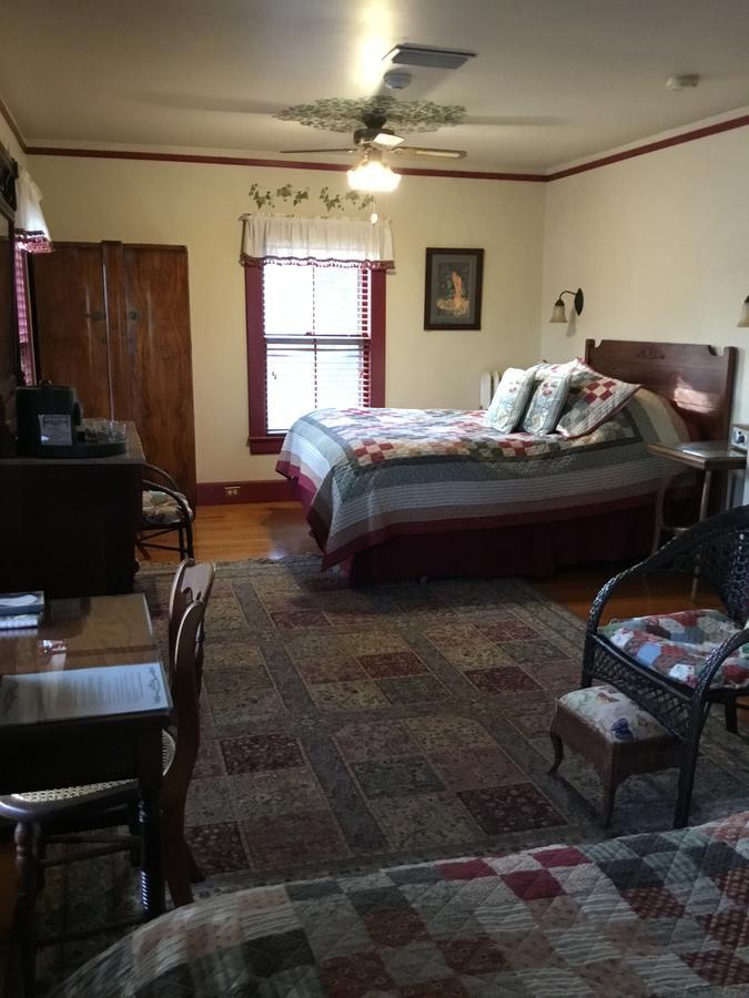 Amherst Inn * Amherst