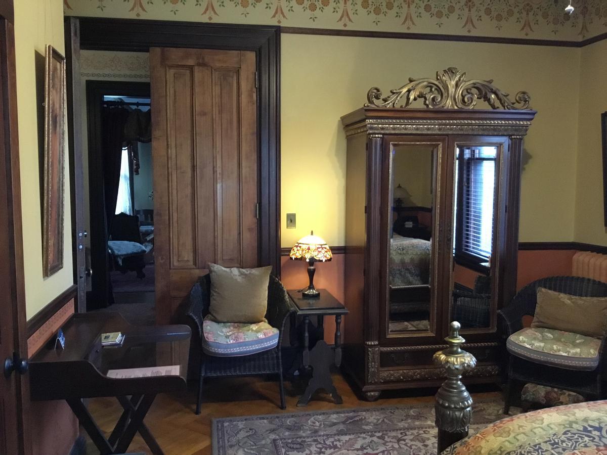 Amherst Inn * Amherst