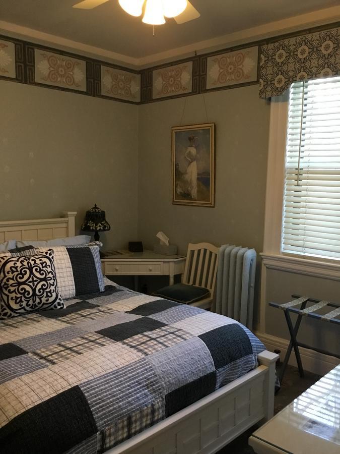 Amherst Inn *
