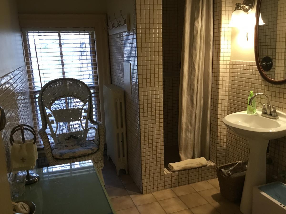 Bed & Breakfast Amherst Inn *
