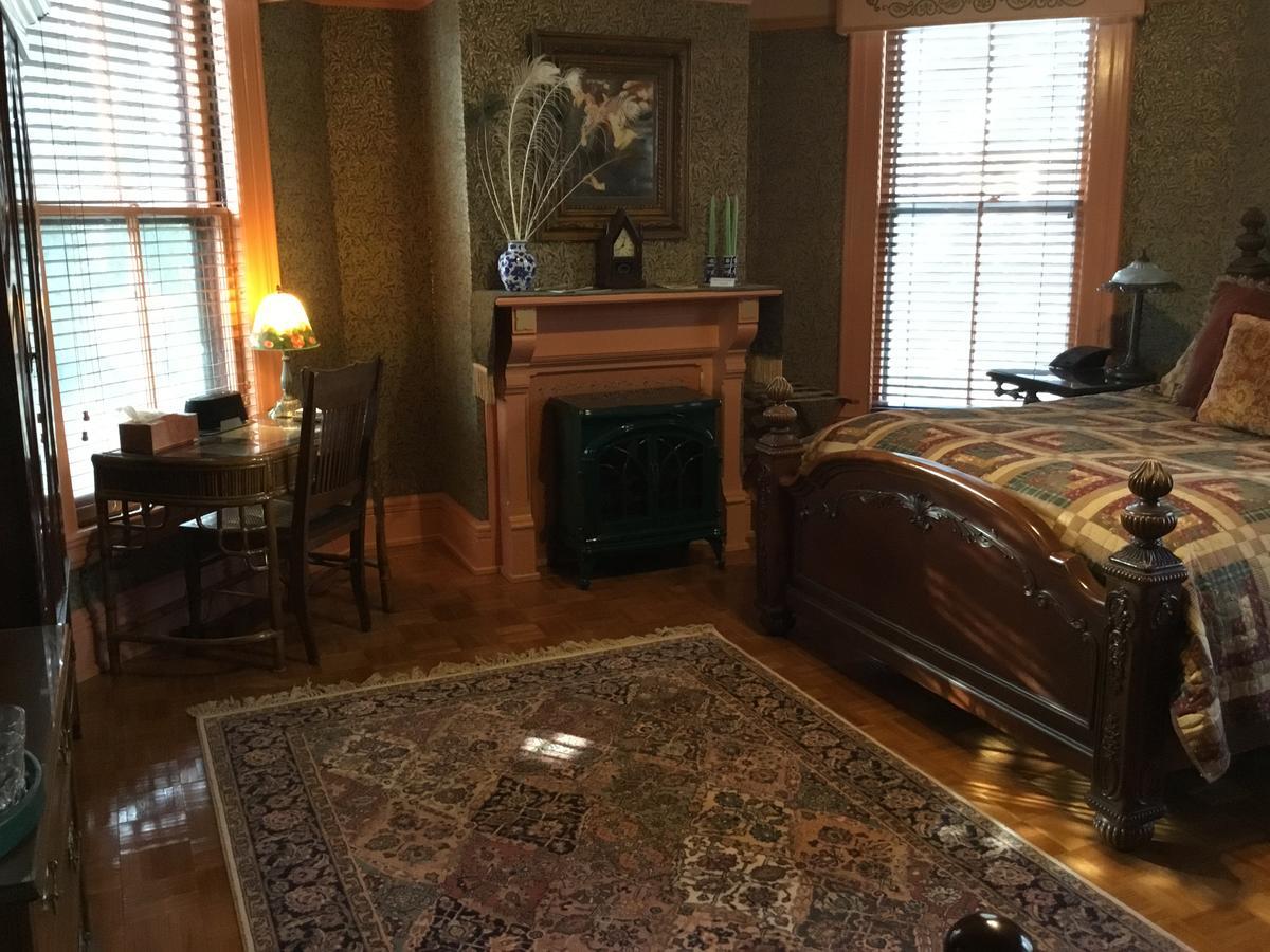 Bed & Breakfast Amherst Inn