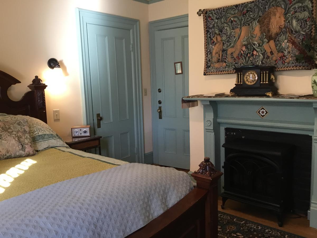 Bed & Breakfast Amherst Inn
