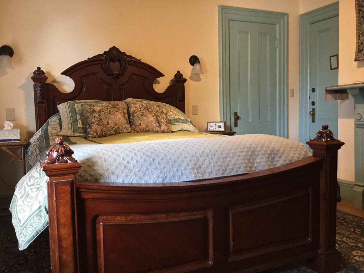 Bed & Breakfast Amherst Inn