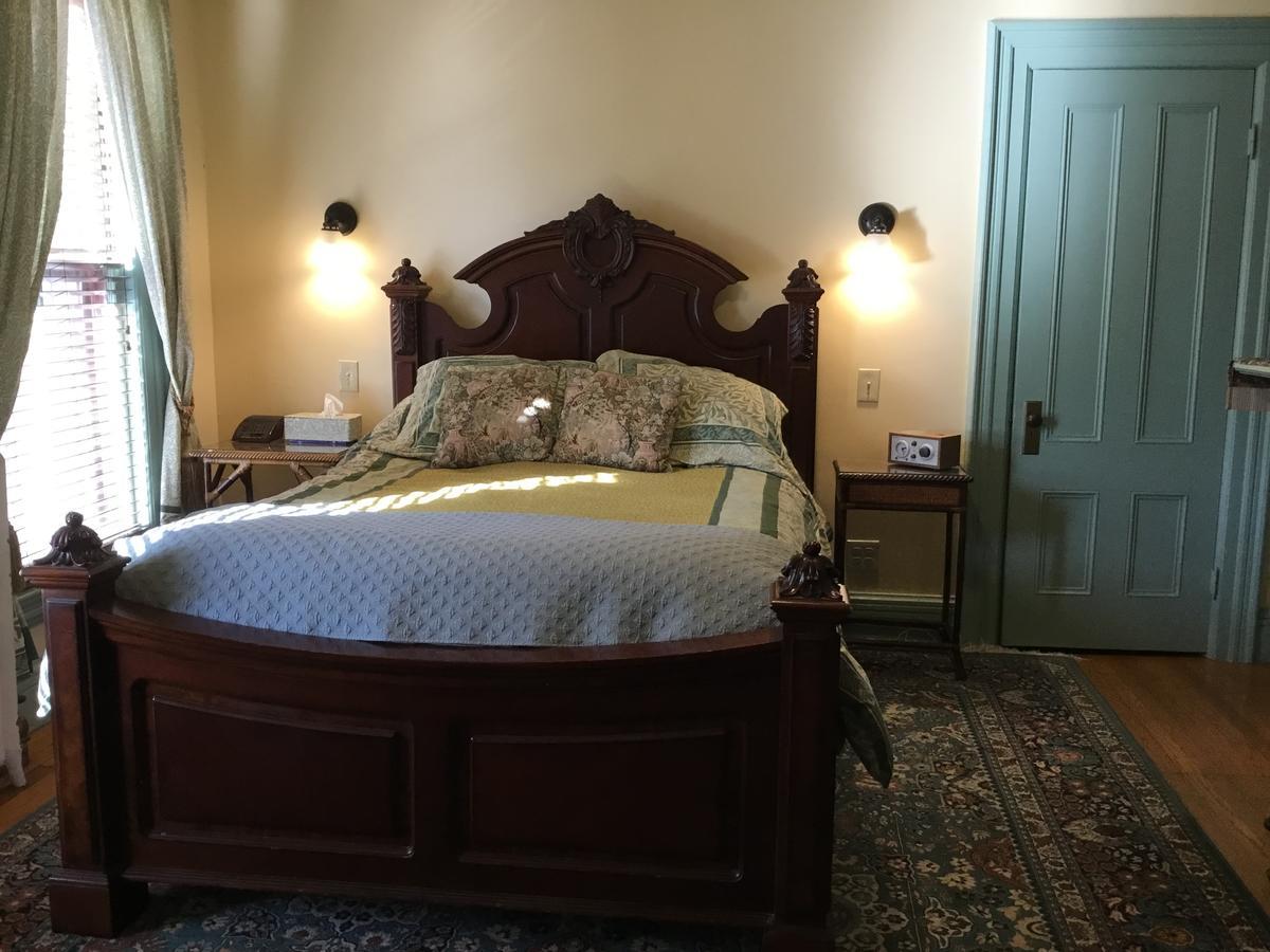 Amherst Inn Bed & Breakfast