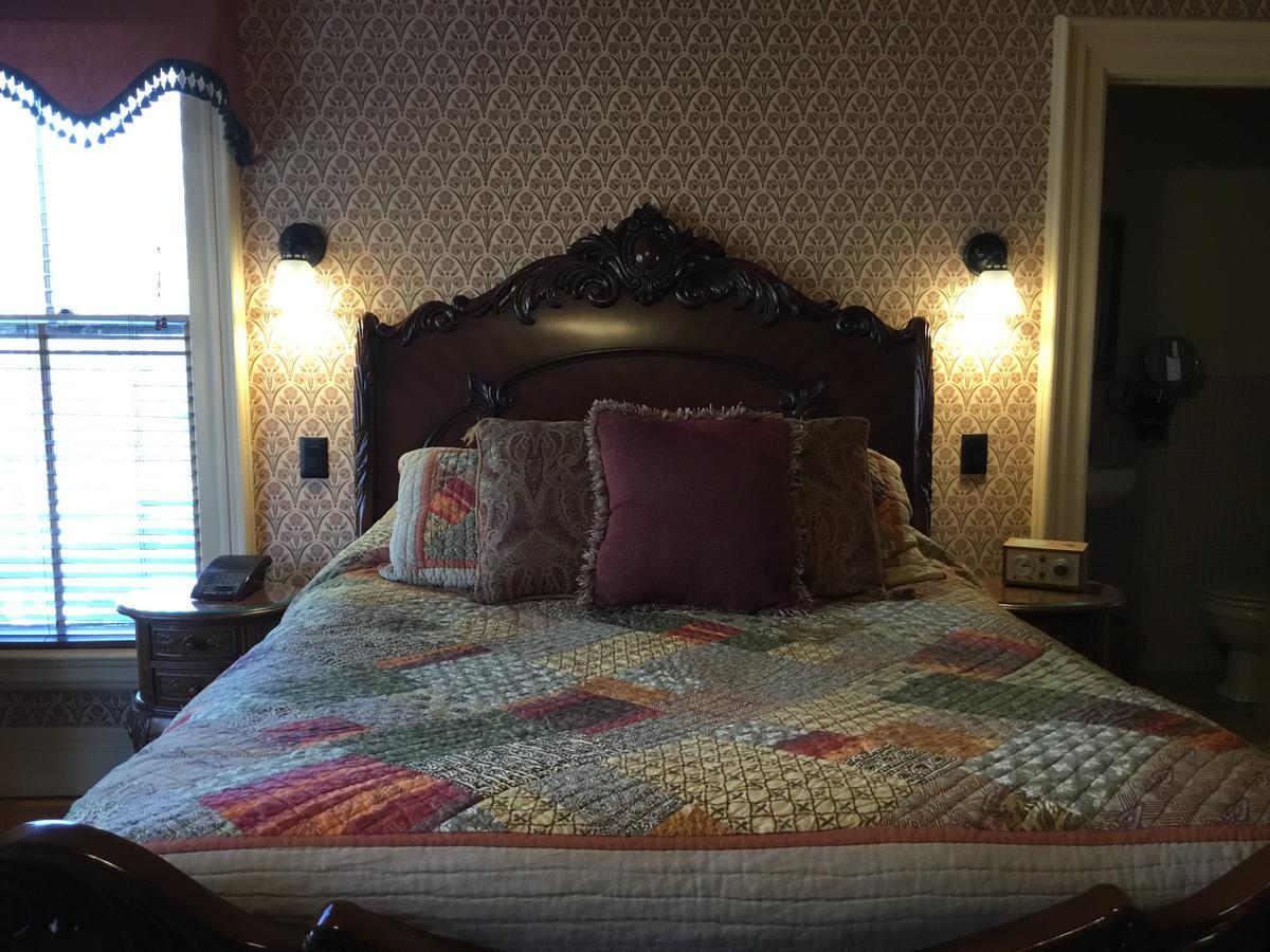 Amherst Inn Bed & Breakfast