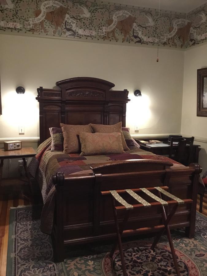 Amherst Inn Bed & Breakfast