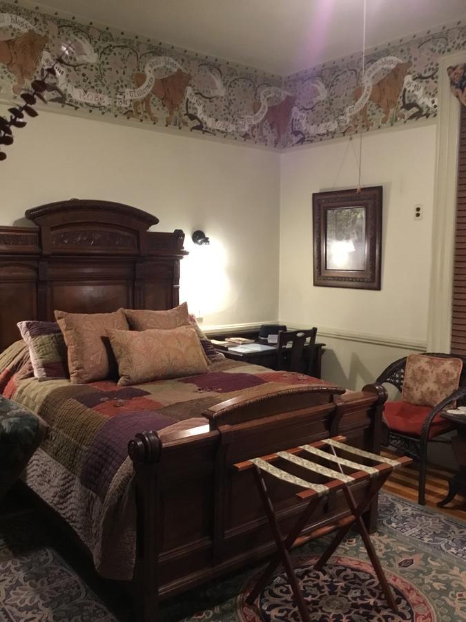 Amherst Inn *